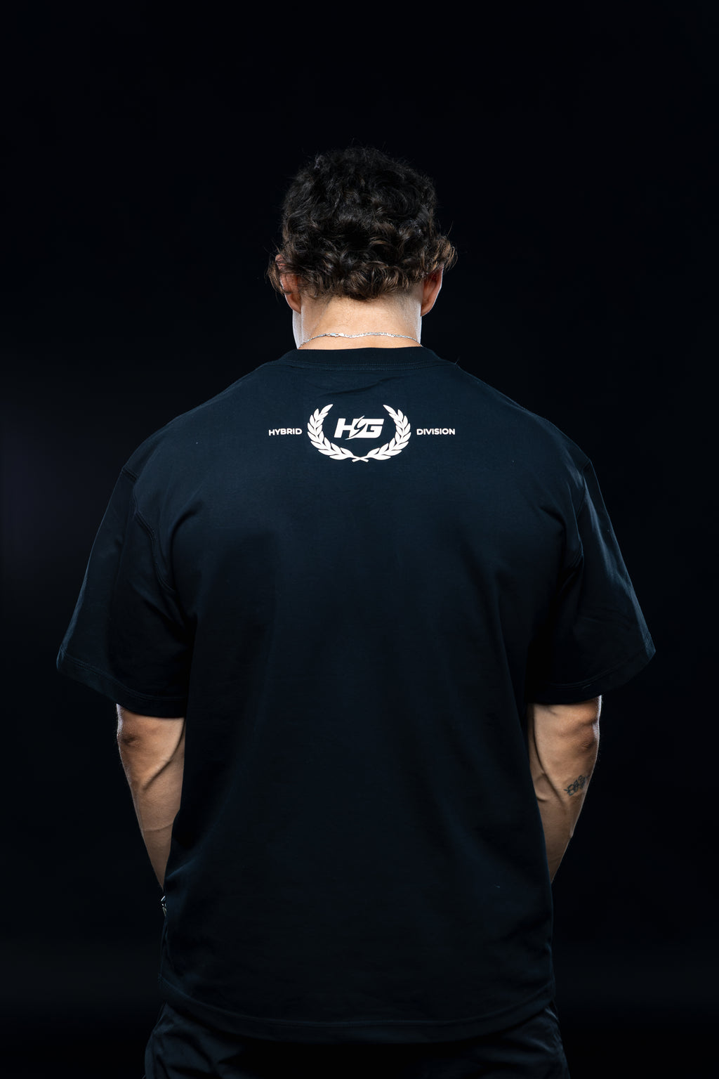 Oversize Motion HYBRID DIVISION - Black