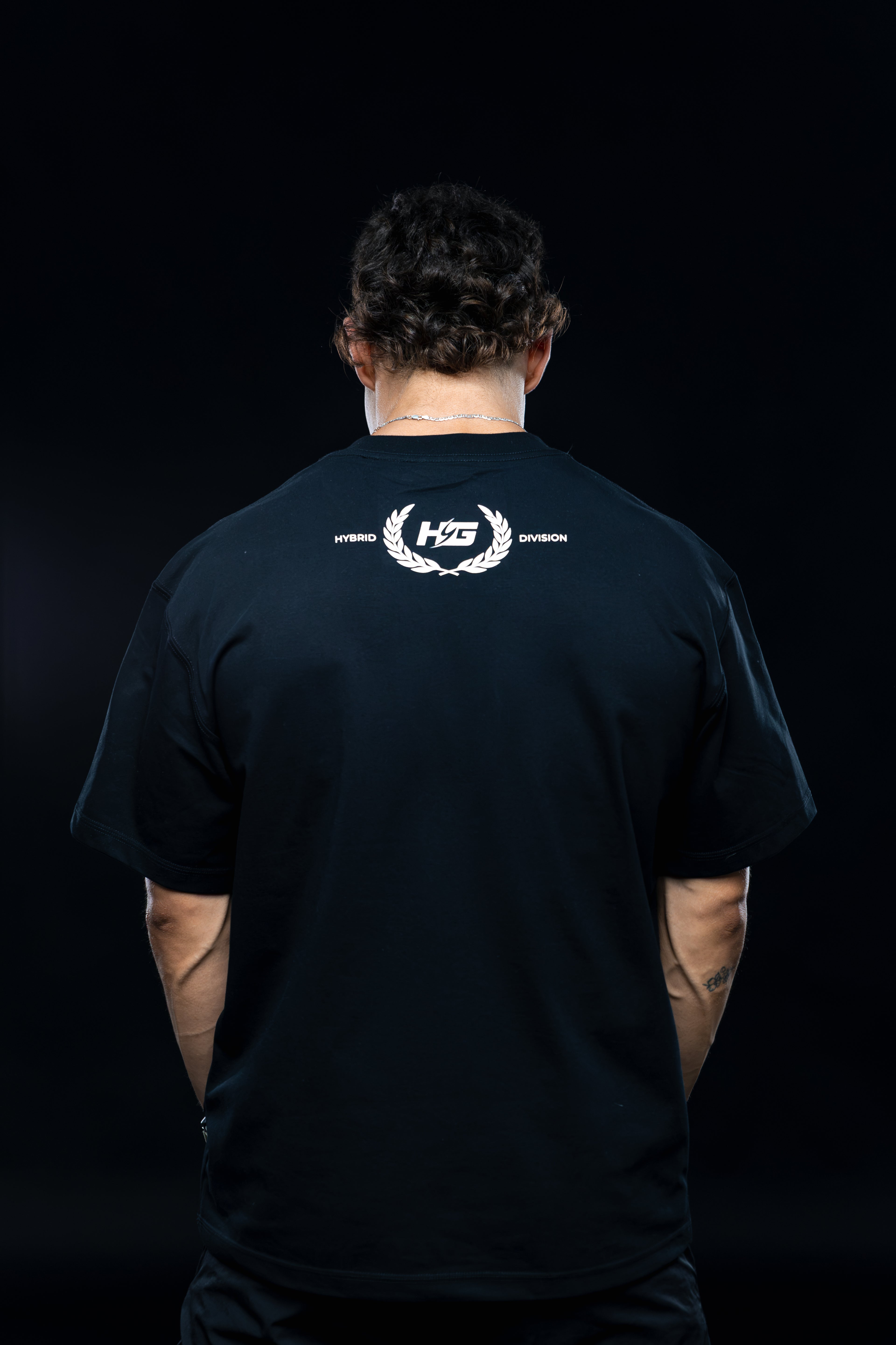 Oversize Motion HYBRID DIVISION - Black